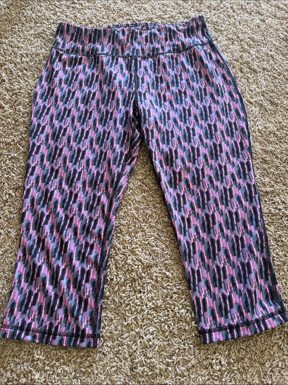 Danskin Pink and Black Geometric Leggings Bottoms🌸